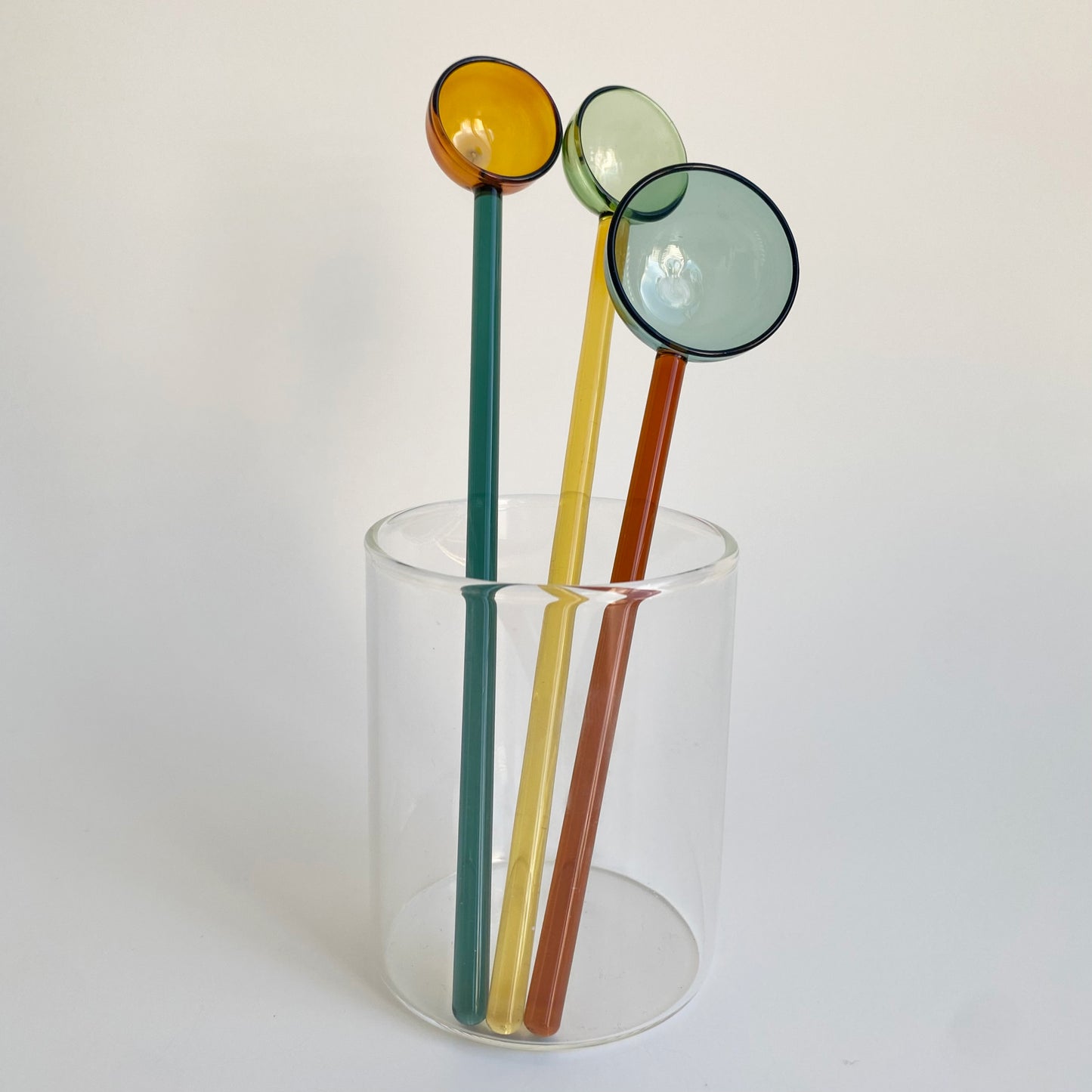 Colorblock glass measuring spoons in tablespoon and teaspoon