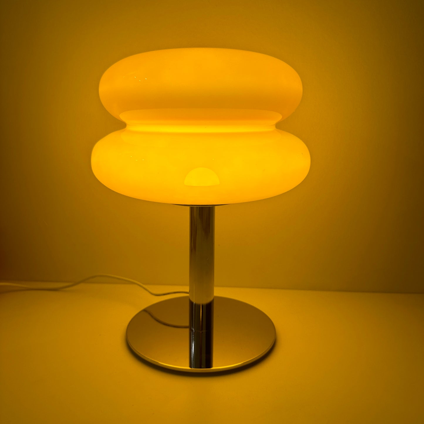macaron table lamp