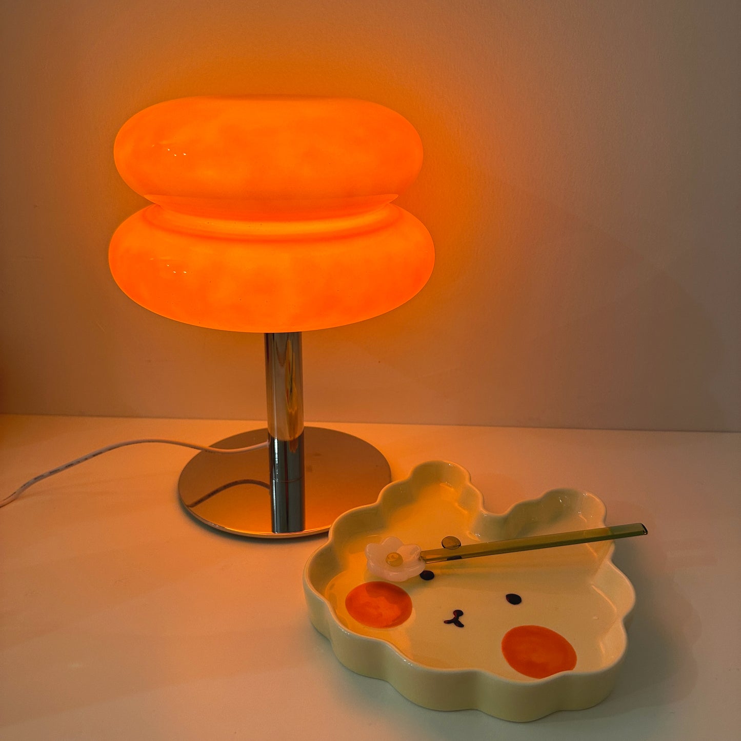macaron table lamp