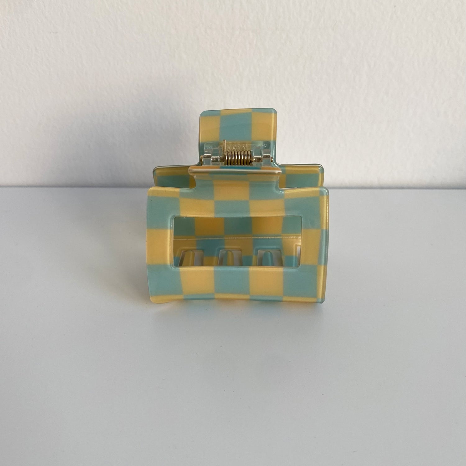 abstract checkered claw clip in yellow/blue small