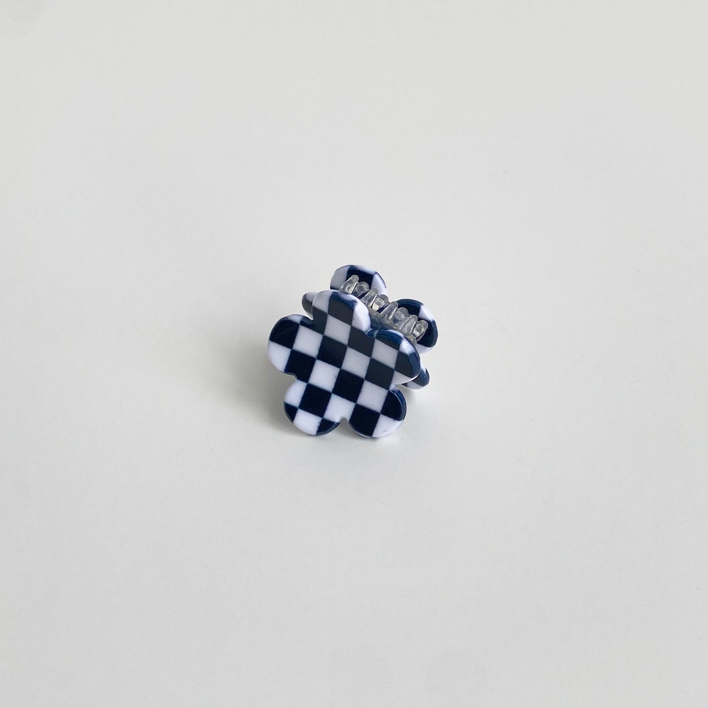 Checkered hair clip in black checkered flower