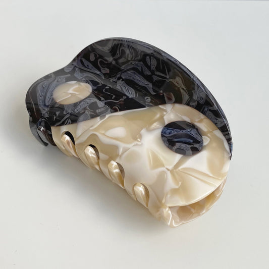 yin yang hair claw clip